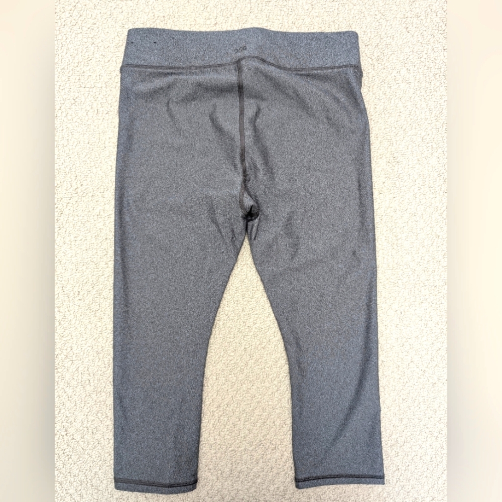 NEW Capri Leggings Women's Medium DSG steel Grey Heavy Elastic Waist 19" Inseam